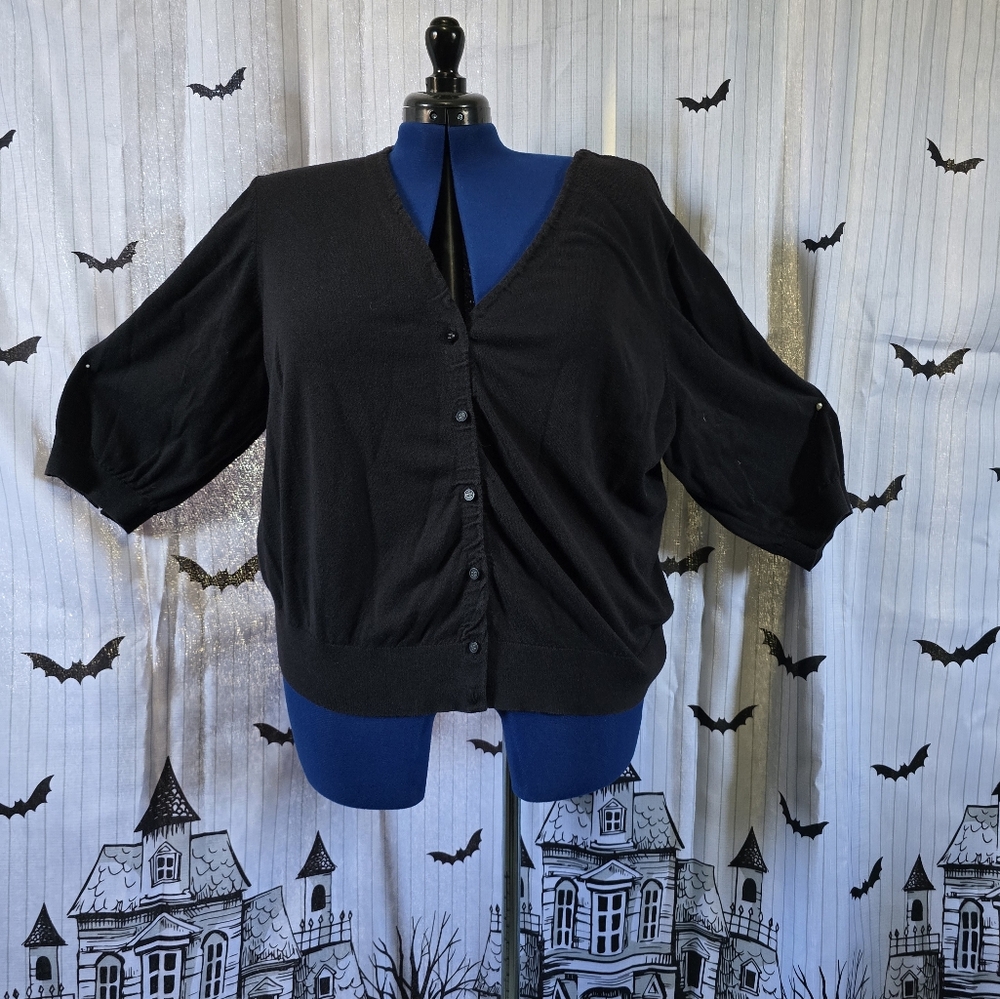 Apostrophe  24-26 w black sweater